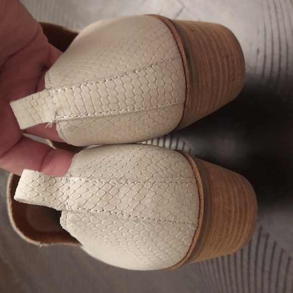 LUCKY BRAND Majzan Ivory Lizard Print Leather Slip On Loafers - Picture 8 of 14